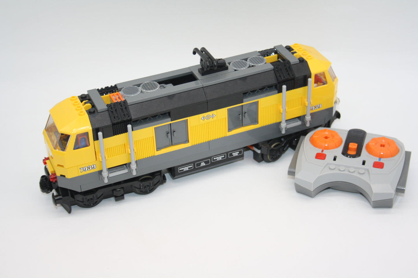 LEGO® Eisenbahn - Lok mit RC Steuerung & Minifiguren - aus 7939 - LOK/Wagon