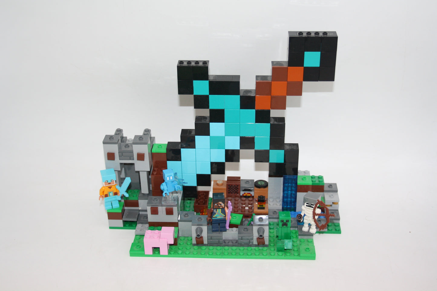 LEGO® Minecraft - 21244 Der Schwert-Außenposten - inkl. BA & OVP