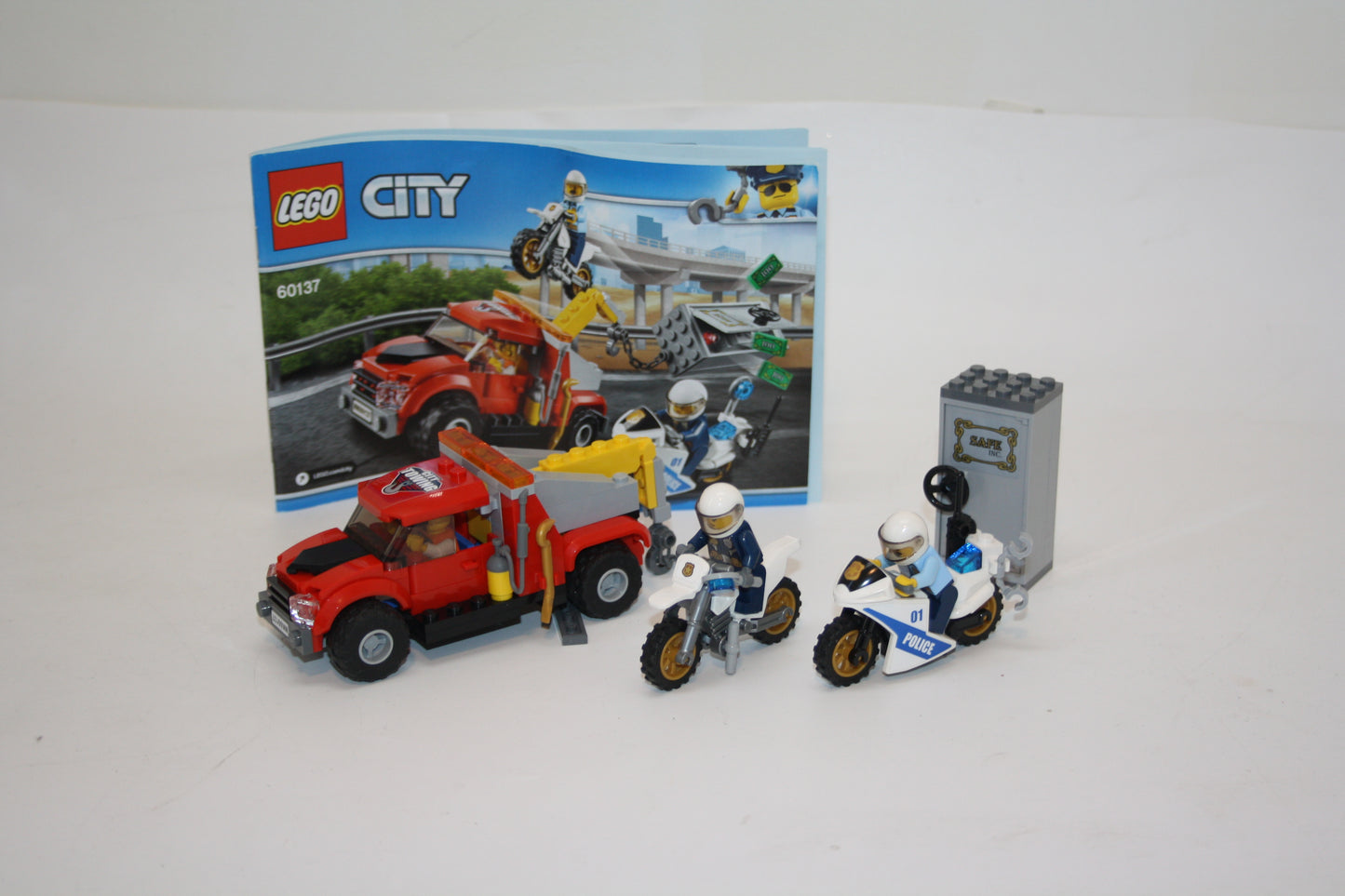 LEGO® - City Set - 60137 Abschleppwagen auf Abwegen - inkl. BA & OVP