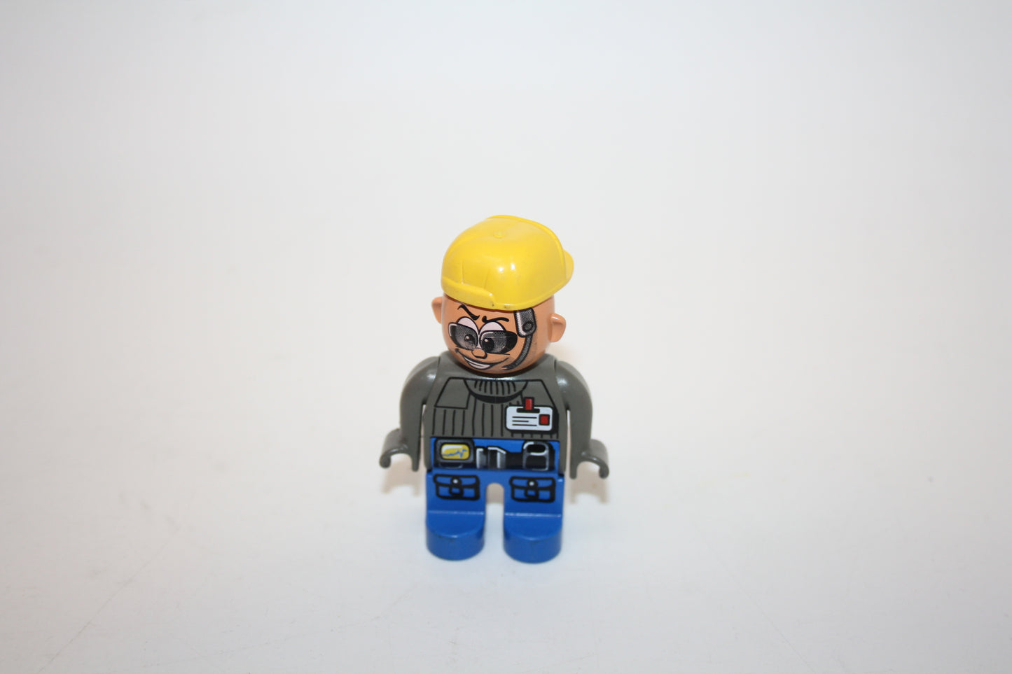 Duplo® Figur - Toolo Boss mit gelber Mütze - blaue Hose und graues Oberteil - Gebraucht