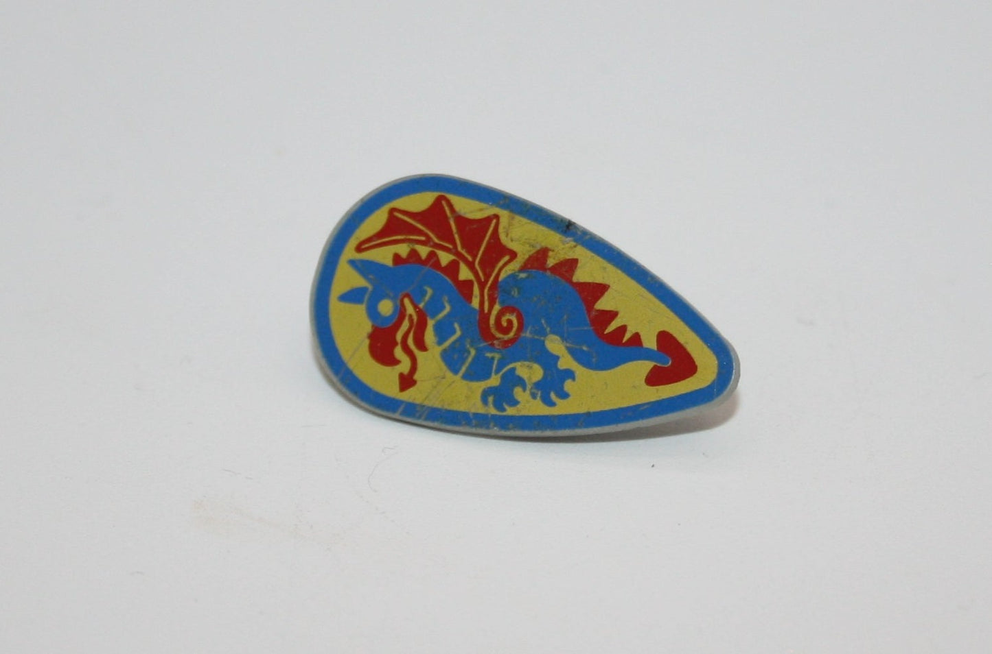 LEGO®- Schutzschild - Schild eiförmig - mit blauem und rotem Drachen auf gelbem Hintergrund - 2586p4c - Rüstung - Accessoires/Zubehör
