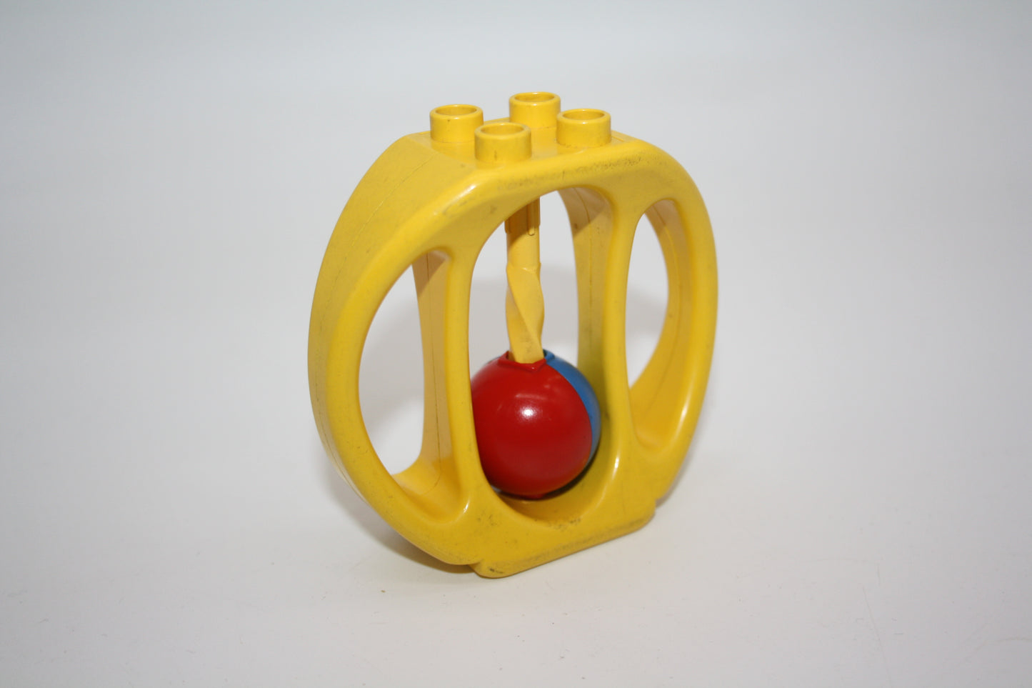 Primo® - Greifring mit bew. Kugel - Motorik - gelb - große Teile