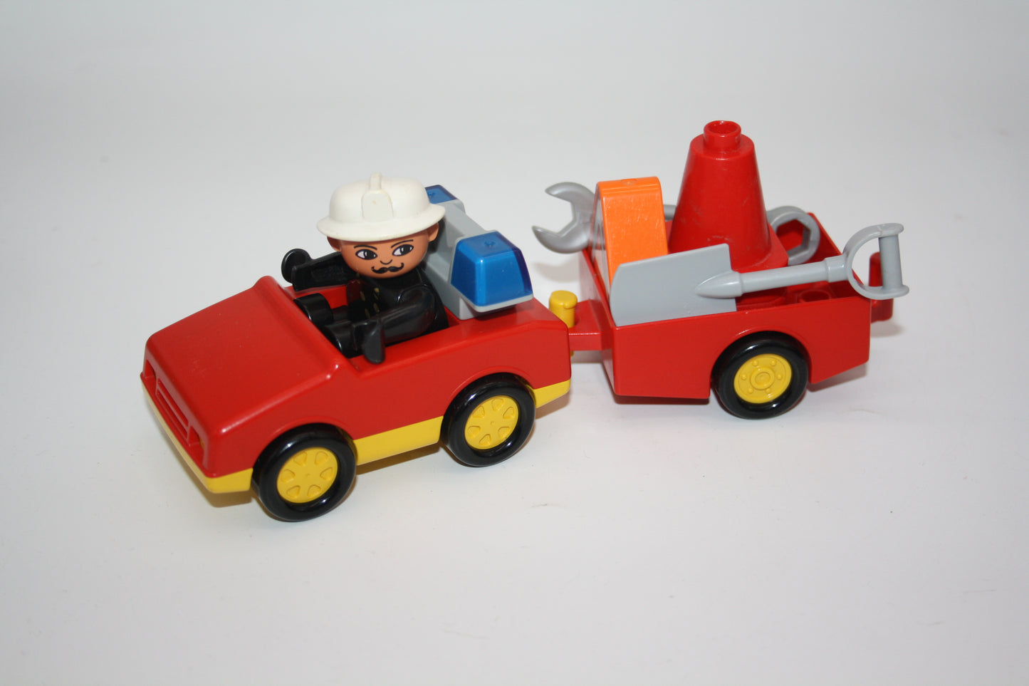 Duplo - Feuerwehreinsatz mit 2 Autos, Feuerwehrmännern & Baum mit Feuer - Selbstkreiert