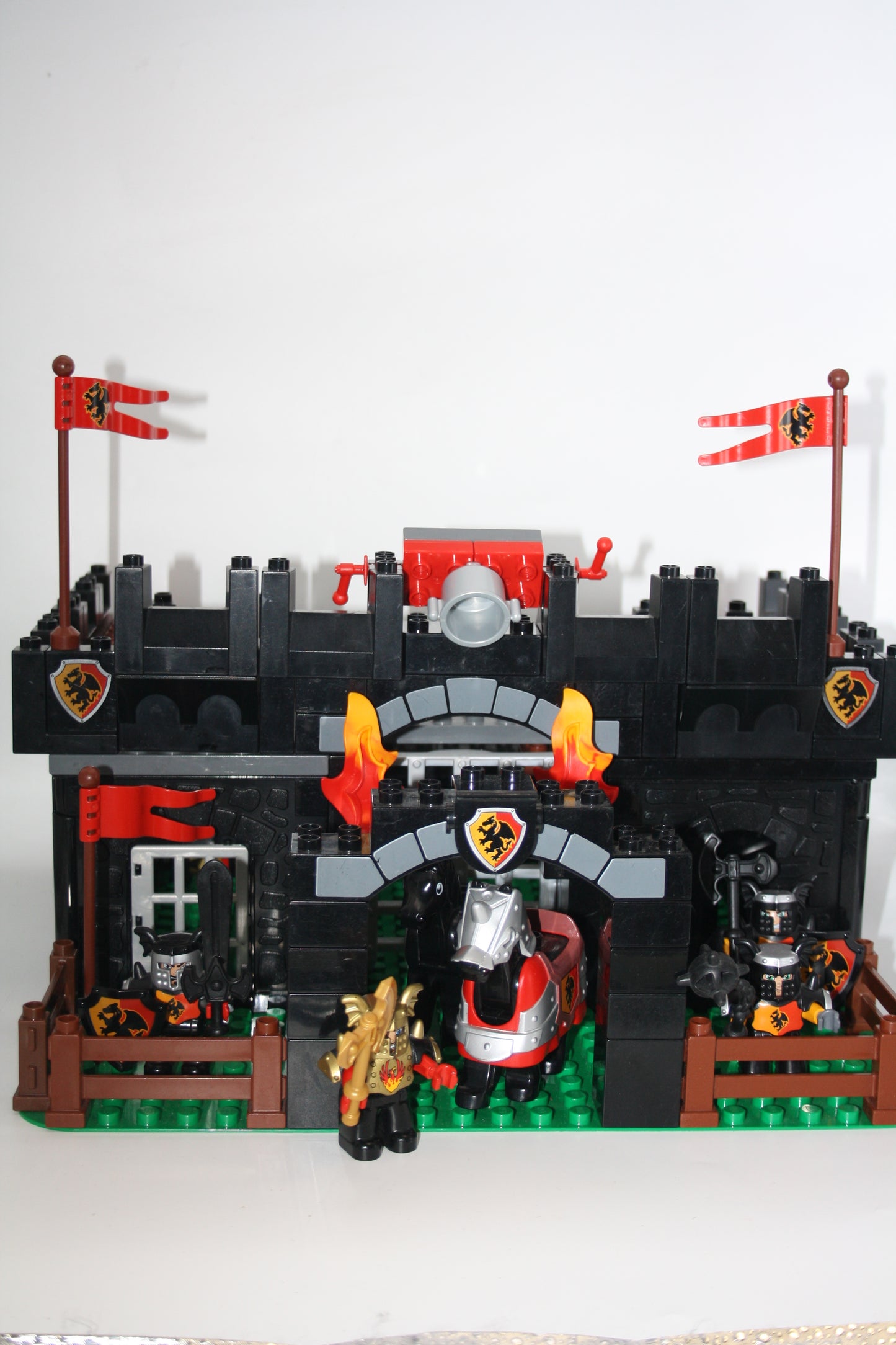 Duplo - Ritterburg mit Figuren und viel Zubehör, inkl. Grundplatte - Selbstkreiert