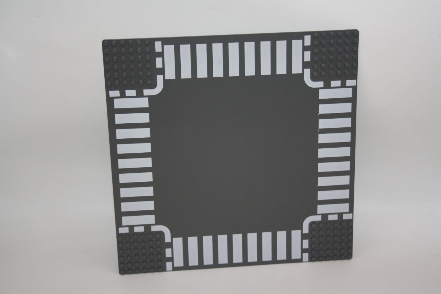 LEGO® - 32x32 Straßenplatte mit Kreuzung - dunkelgrau - 44343px3 - Platten - Base Plate (Copy)