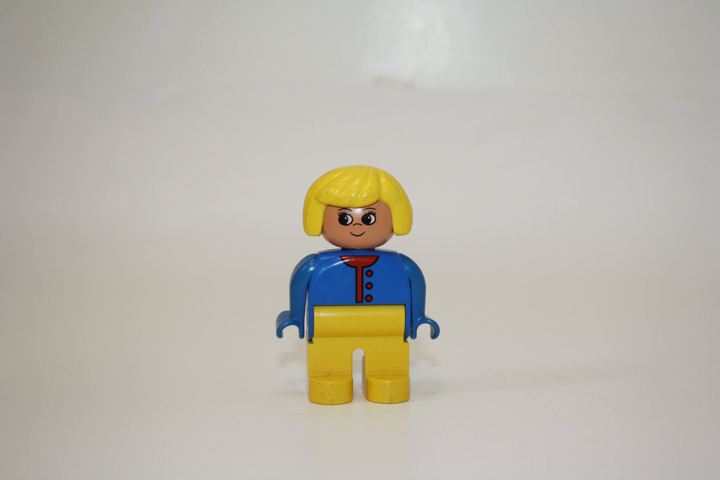 Duplo - Frau alt - gelbe Hose/blaues Oberteil gelbe Haare - Figur - Frau