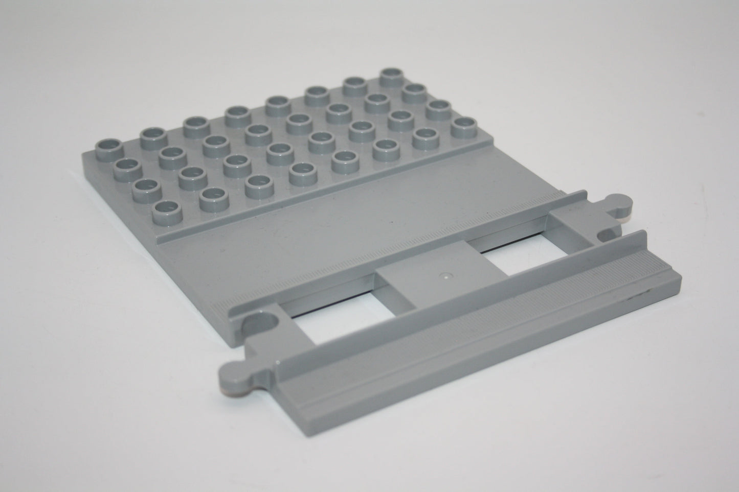 Duplo - Gerades Gleis mit Bauplatte - weißgrau/weißgrau - Schienen/Gleis - Eisenbahn - Schienen/Gleise