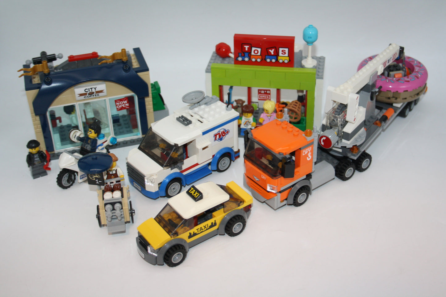 LEGO® City Set - 60233 Große Donut-Shop-Eröffnung - inkl. BA - Loks/Waggons