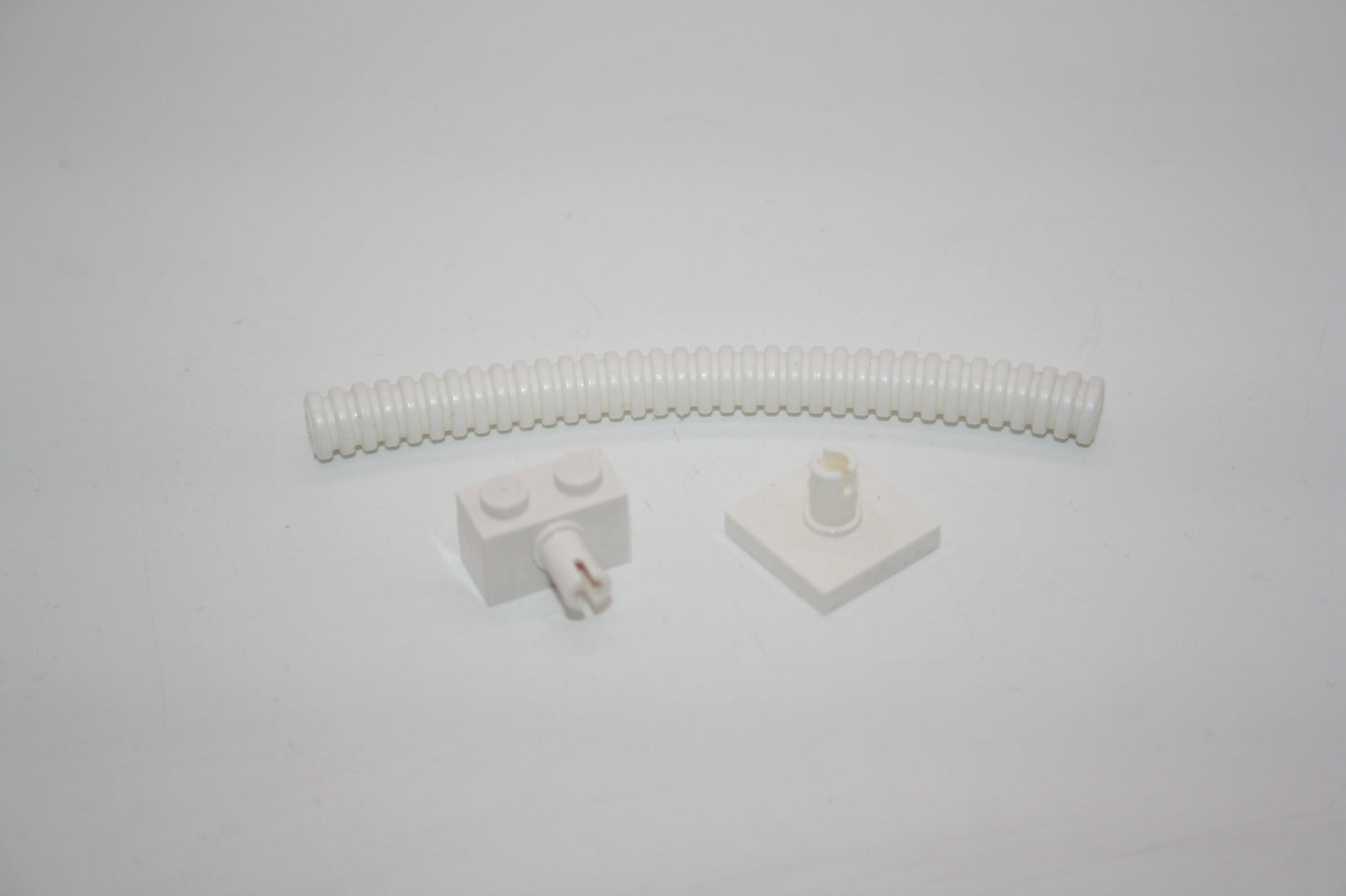 LEGO® - Lüftung/Schlauch/Plastikschlauch mit Fliese und 1x2 Stein mit Stift - weiß - Ersatzteile