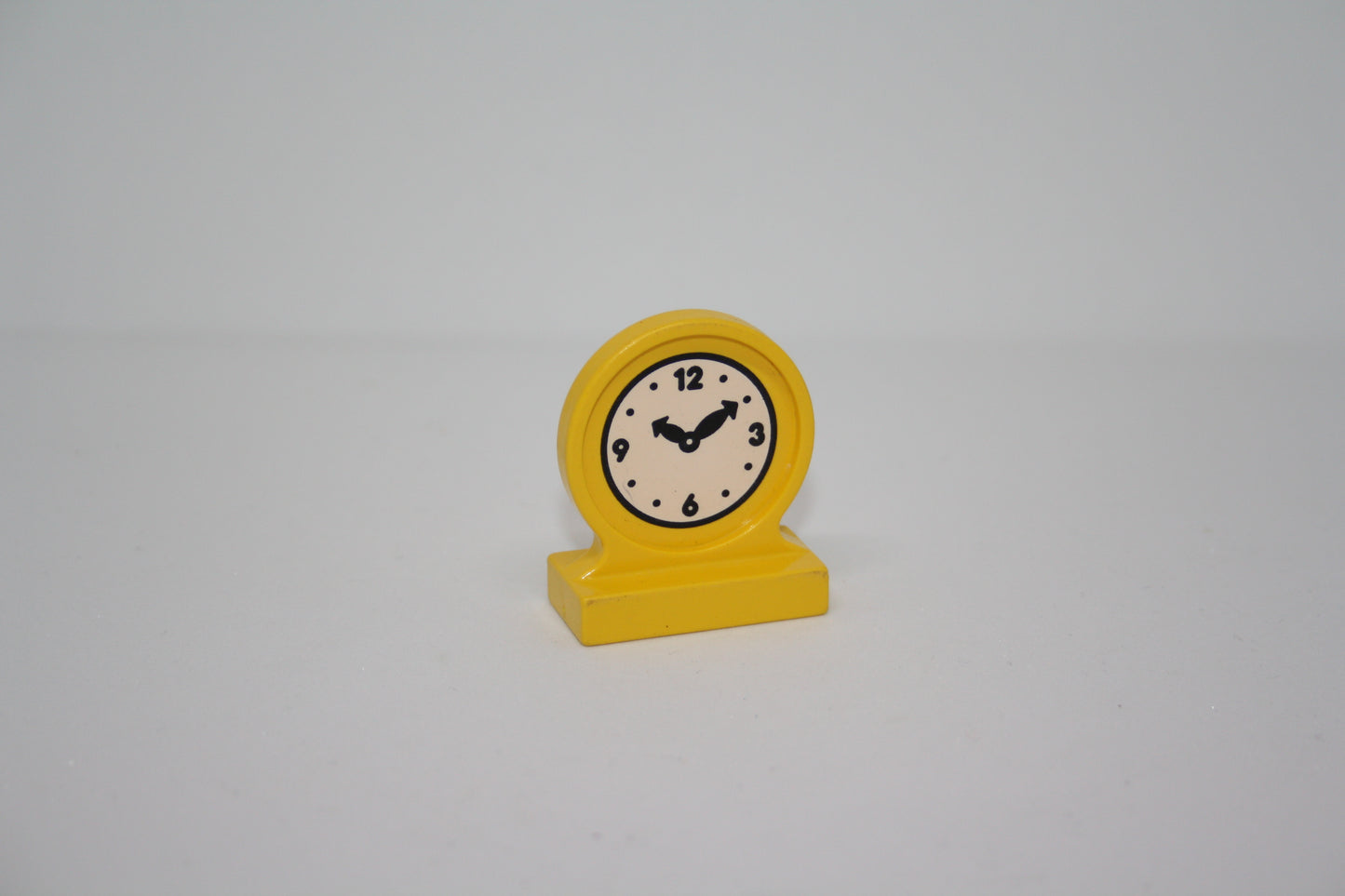 Duplo - Uhr - gelb - Einrichtung - Möbel - Wohnraum