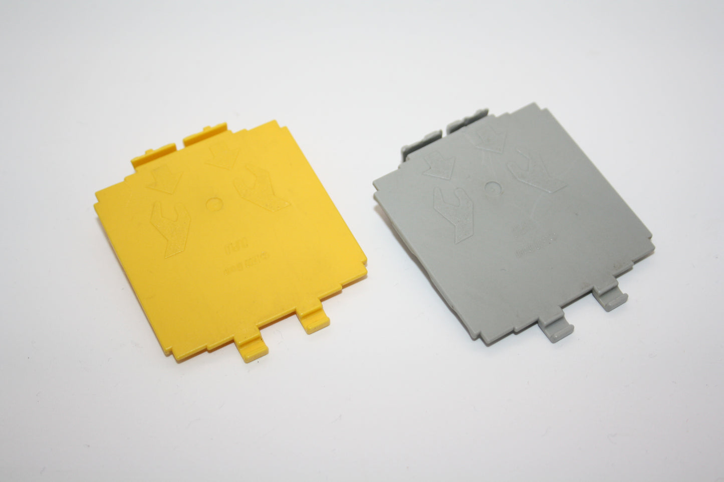 Duplo - Batteriedeckel für alte Diesellok - versch. Farben - Eisenbahn - Ersatzteil