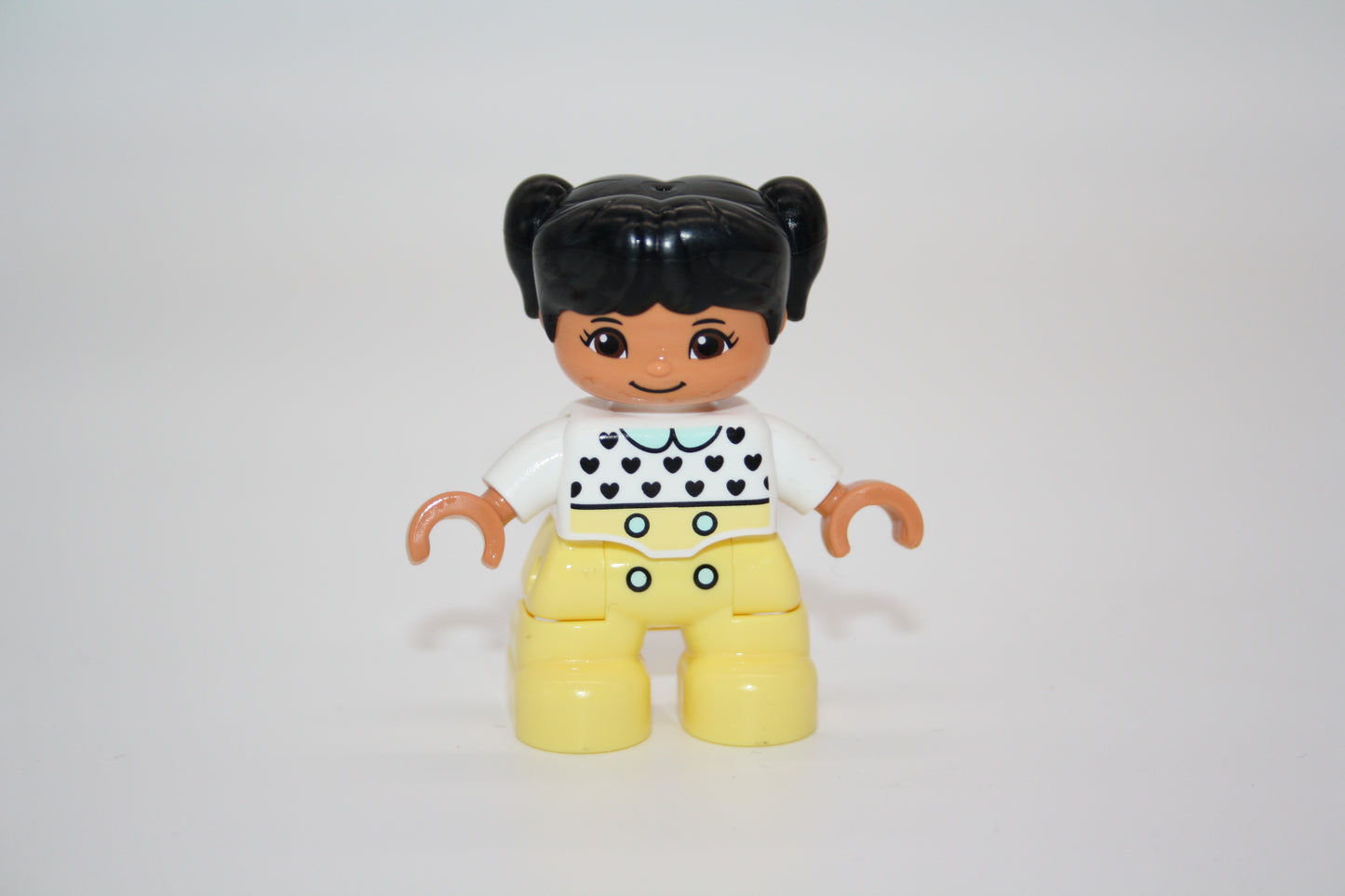 Duplo - Mädchen - gelbe Hose/weißer Pulli m. Herzen - Figur