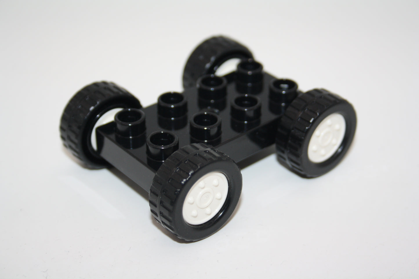 Duplo - Fahrwerke für Autos, Bagger & Co - vers. Farben