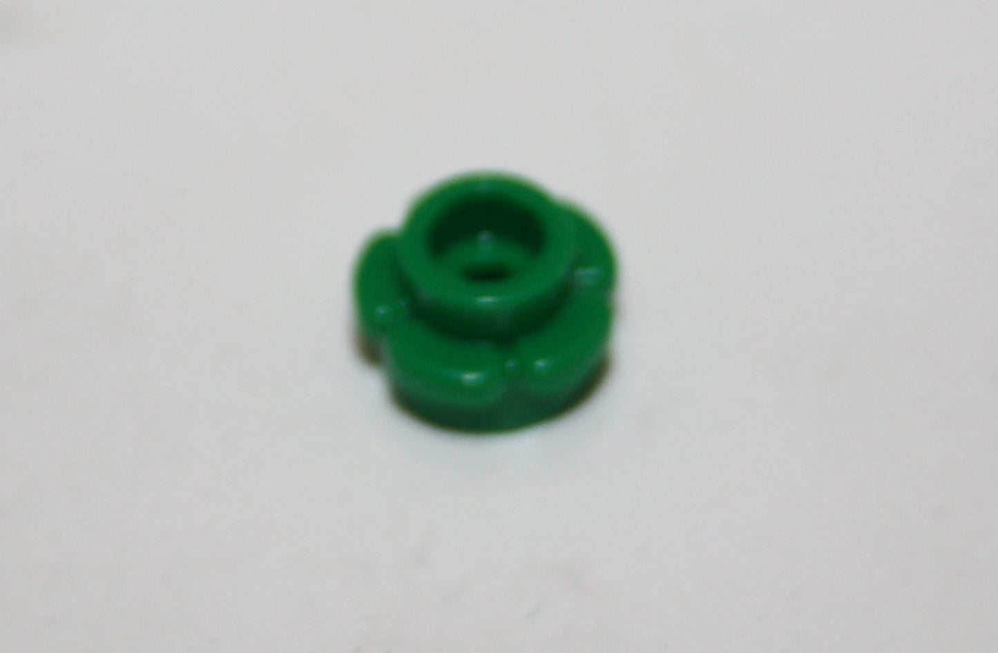 LEGO® - Blüte - 1x1 round plate with Flower edge - grün/green - 24866 - Grünzeug/Blätter