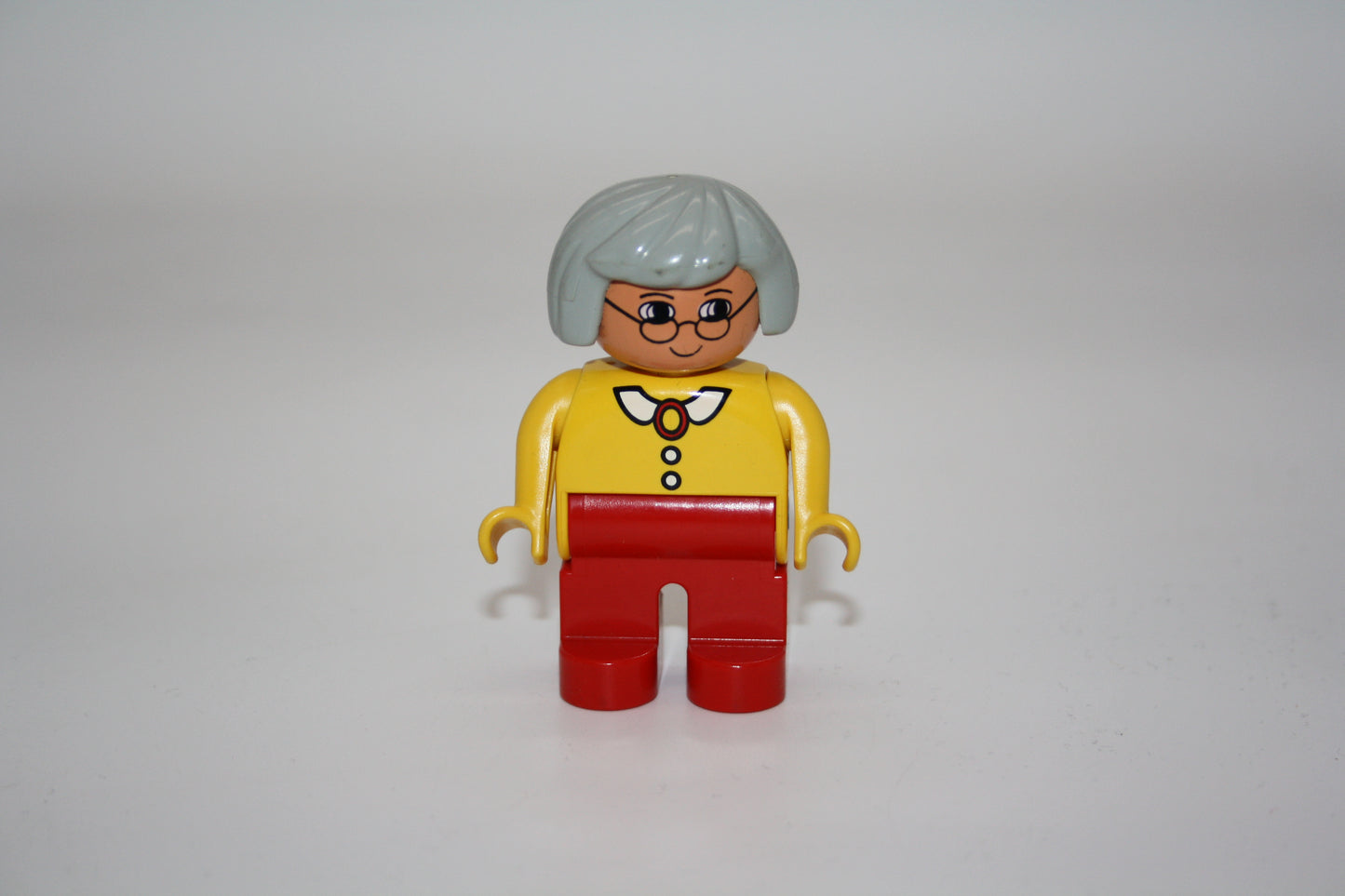 Duplo - Oma alt - rote Hose/gelbes Oberteil mit Kragen - Frau - Figur