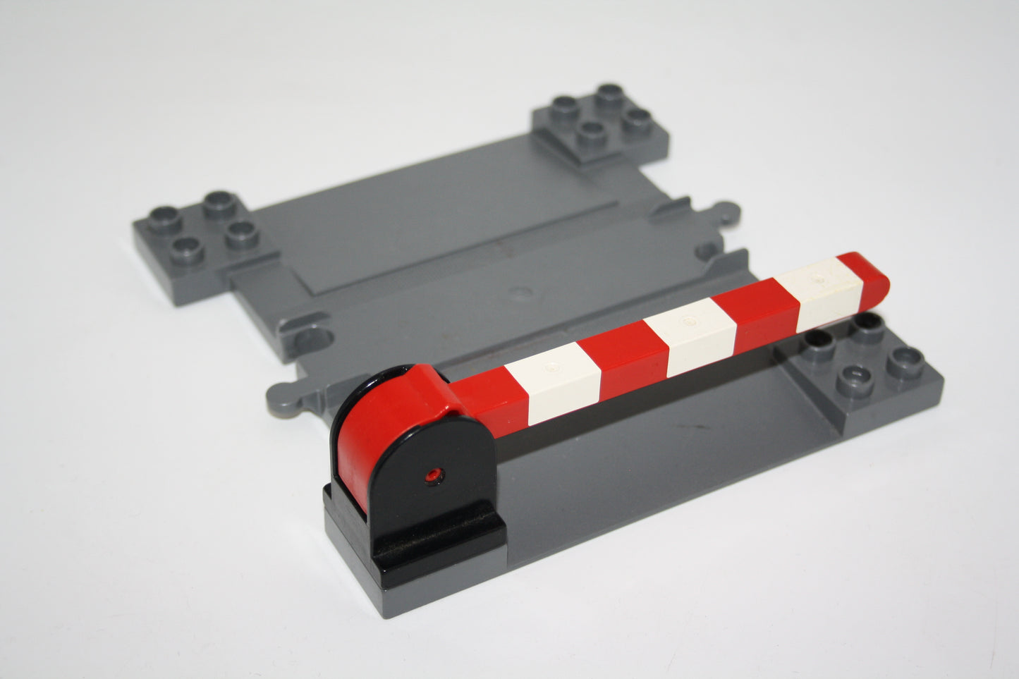 Duplo - Bahnübergang mit schwarzer Schranke - neugrau/hellgrau - Schienen - Eisenbahn