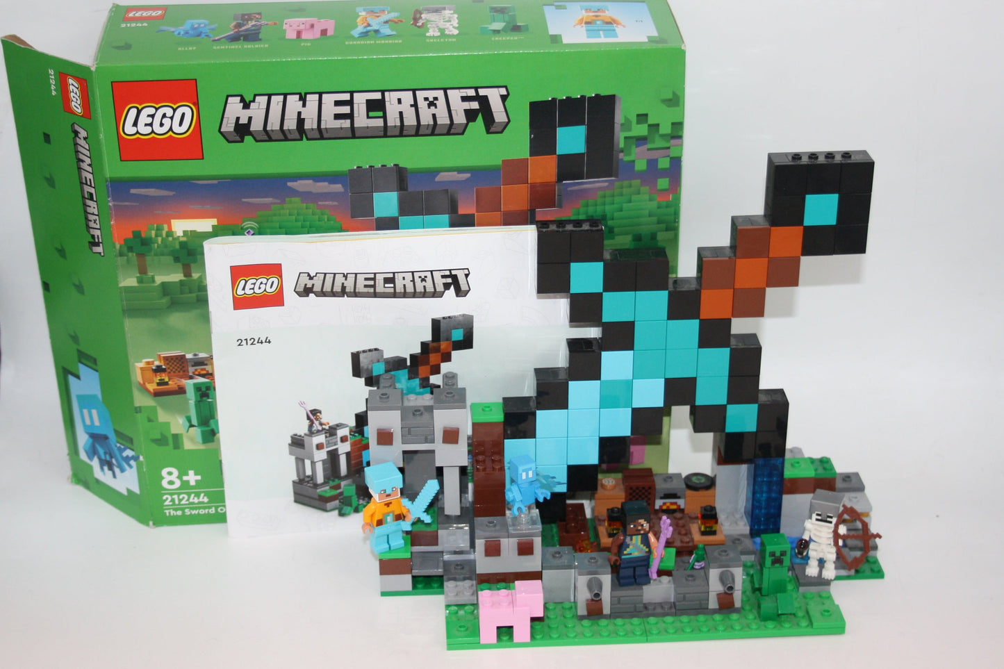 LEGO® Minecraft - 21244 Der Schwert-Außenposten - inkl. BA & OVP