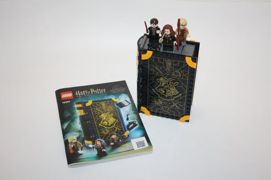LEGO® - Harry Potter - Set 76397 Hogwarts™ Moment: Verteidigungsunterricht - inkl. BA