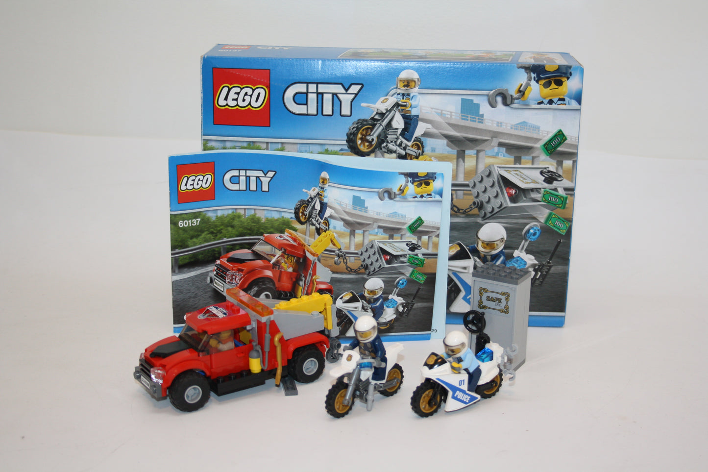 LEGO® - City Set - 60137 Abschleppwagen auf Abwegen - inkl. BA & OVP