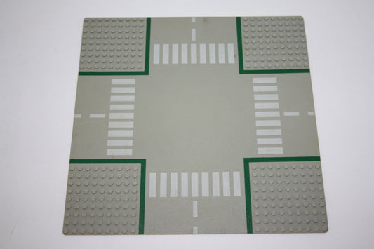 LEGO® - 32x32 Straßenplatte 9-Loch Kreuzung mit Straßenmuster - grau -  607p01 - Platten - Base Plate
