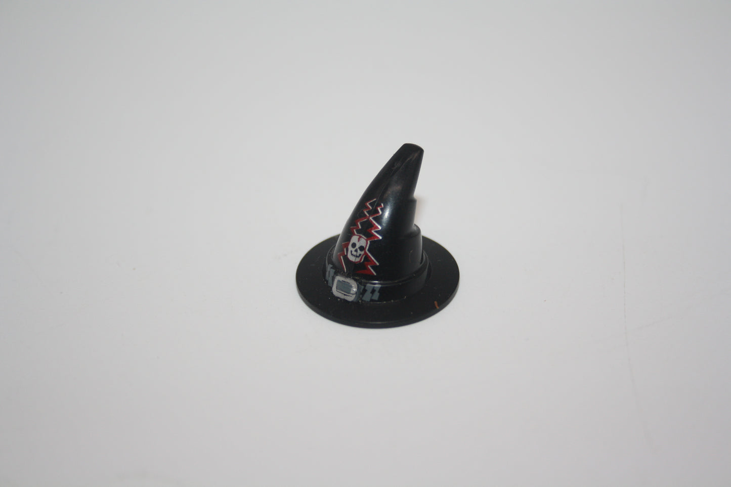 LEGO® - Wizard/Zauberer/Hexen Hut mit mit silberner Schnalle, Totenkopf und Blitzmuster - versch. Farben - 6131pb01 - Helm - Accessoires/Zubehör