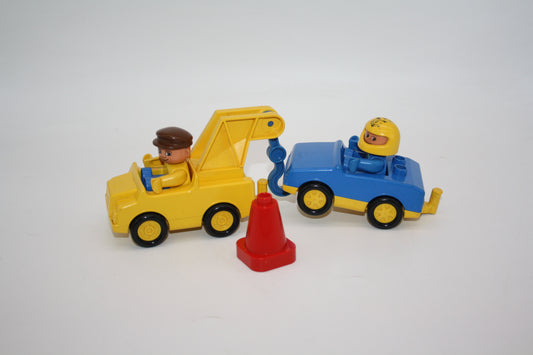 Duplo - Abschleppwagen mit zusätzlichem Auto & Figuren - gelb/blau - Selbstkreiert