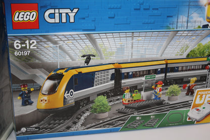 LEGO® City/Eisenbahn - Set 60197 Personenzug - neu/ungeöffnet - Transportschaden!