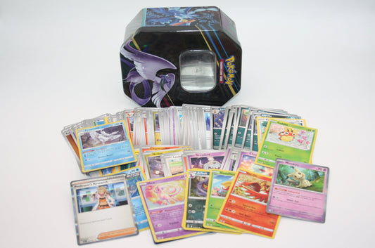 Pokémon - Mystery Pack - 150 Karten + Tin Dose - 30x Holos Garantiert - Englisch