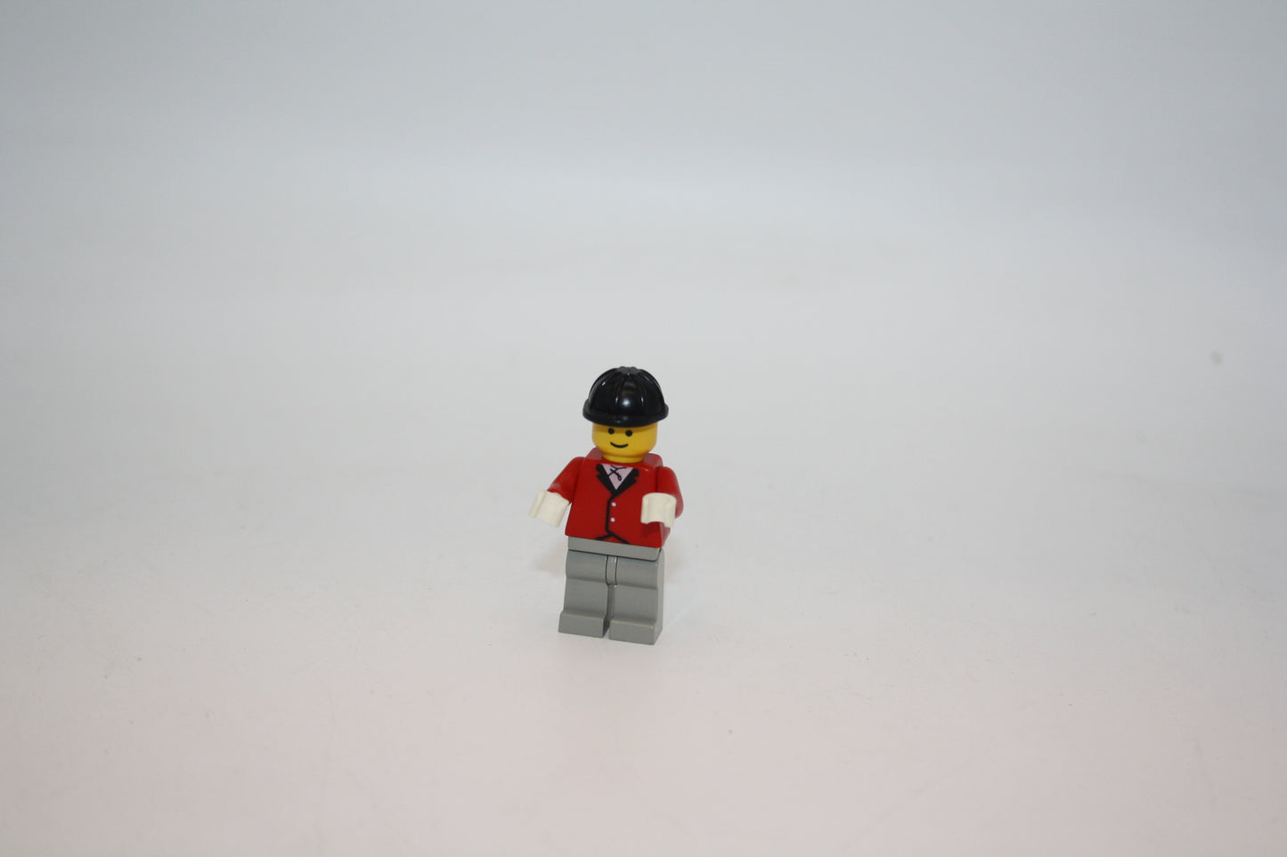 LEGO® Town - Paradisa Mann  Rote Reitjacke - Hellgraue Beine, schwarzer Bauhelm - par013 - Figuren/Minifiguren (Copy)