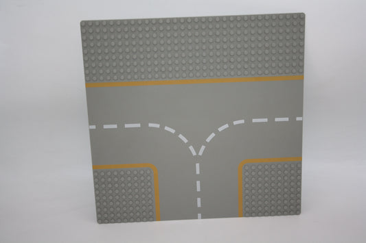 LEGO® - 32x32 Straßenplatte mit T Kreuzung mit gelbem Linienmuster - dunkelgrau - 608p03 - Platten - Base Plate (Copy)