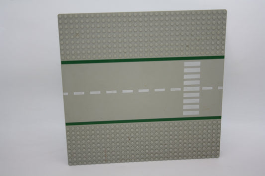 LEGO® - 32x32 Straßenplatte Gerade mit grünen - grau - 80547pb01 - Platten - Base Plate
