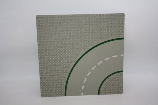 LEGO® - 32x32 Straßenplatte Gebogen/Kurve mit grünen Linien - grau -  2359p01 - Platten - Base Plate