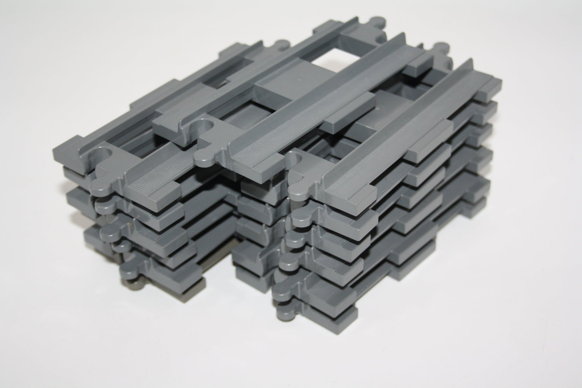 Duplo - 13x Gerade Gleise - altgrau/dunkelgrau - Schienen - Eisenbahn - Schienen/Gleise