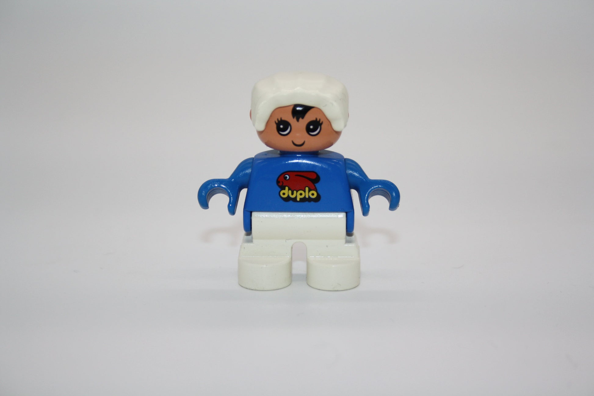 Duplo - Baby - weiße Hose/blaues Oberteil m. Duplo Hase - Figur - Baby