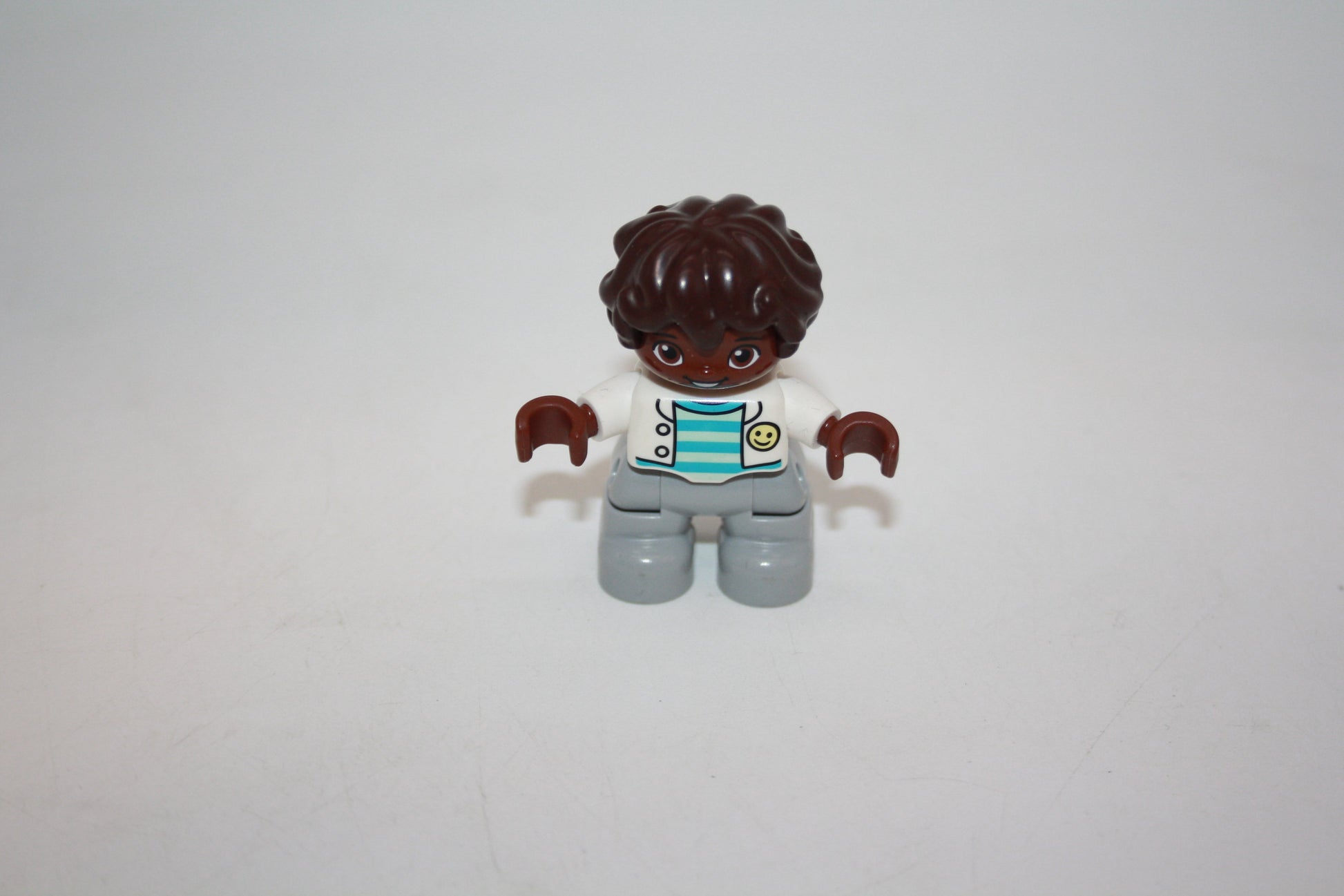 Duplo - Junge weiße Weste mit Smily auf der Brust - Deacon - neu/unbespielt - Figuren