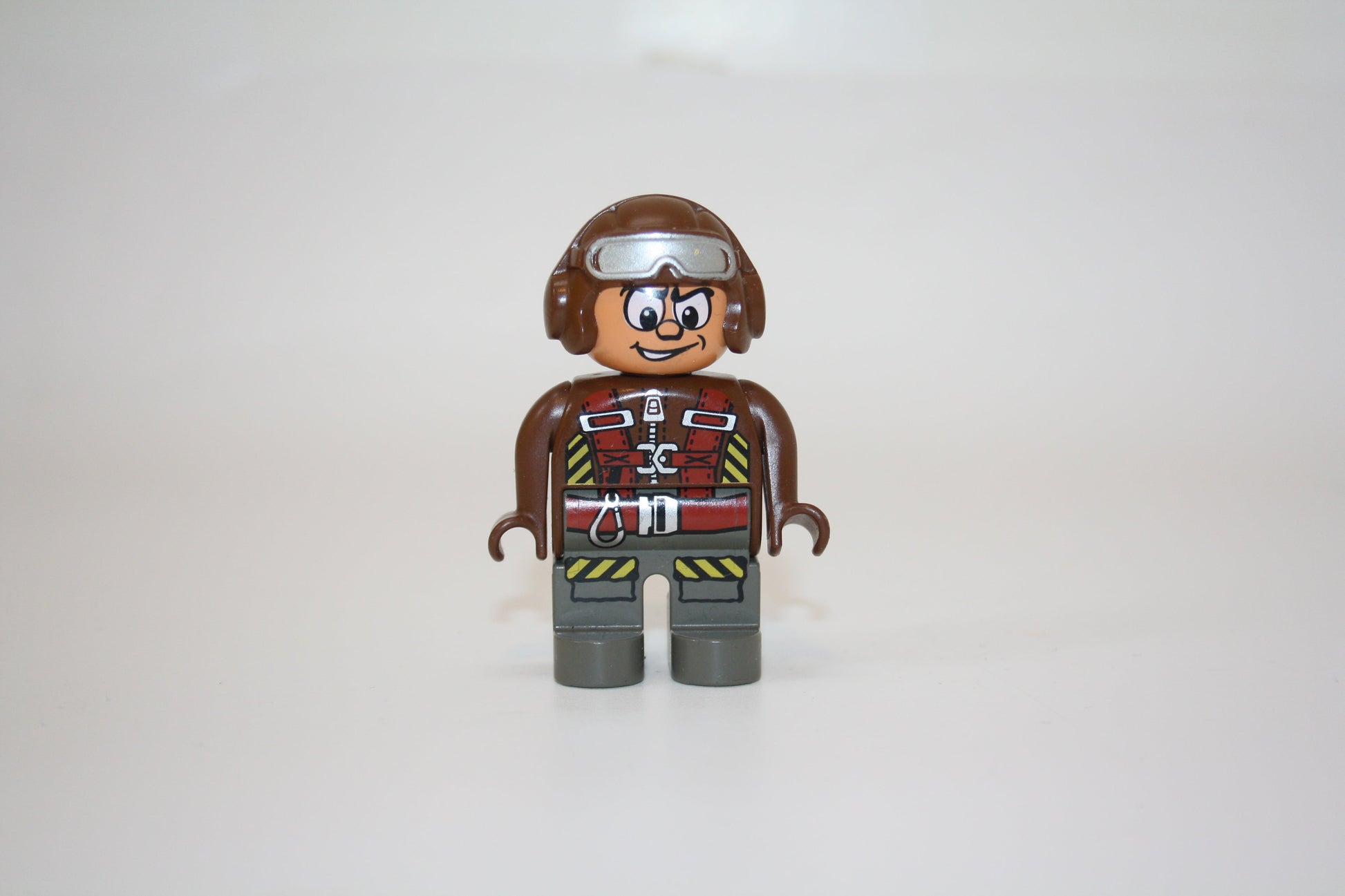 Duplo - Toolo Figur Pilot mit brauner Mütze - alte Serie - graue Hose/braunes Oberteil - Figur - Figuren