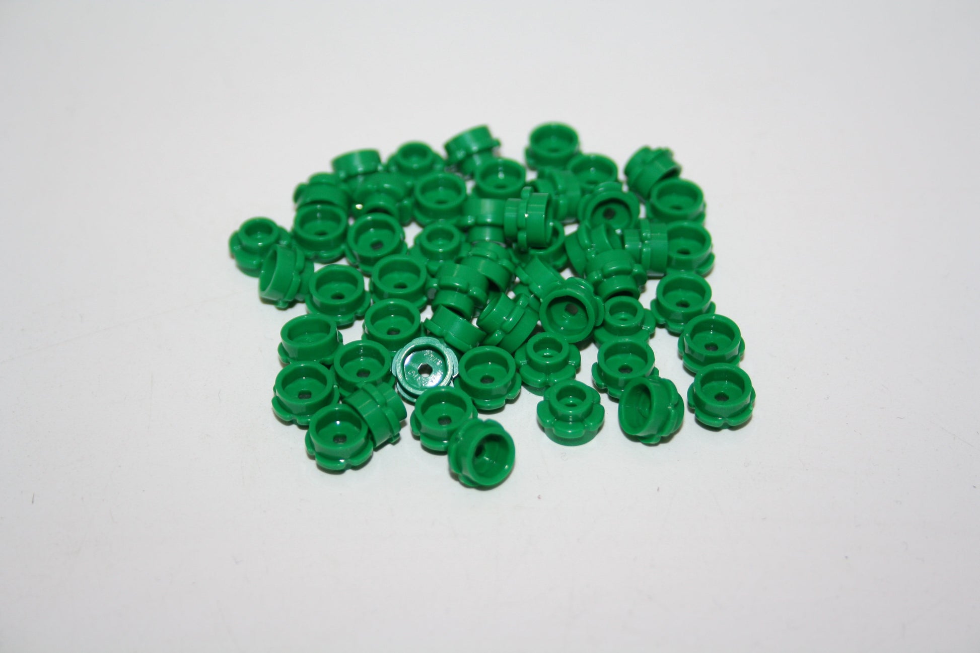 LEGO® - 1x1 Platte rund/ round plate with Flower edge - grün/green - 24866 - Grünzeug 6x-500x Sparpaket - 50x - Grünzeug
