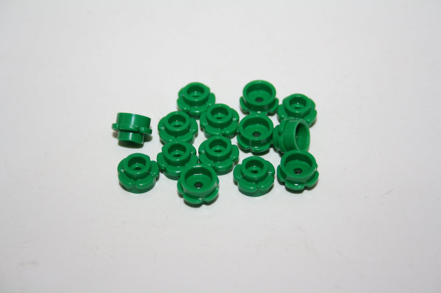 LEGO® - 1x1 Platte rund/ round plate with Flower edge - grün/green - 24866 - Grünzeug 6x-500x Sparpaket - 13x - Grünzeug