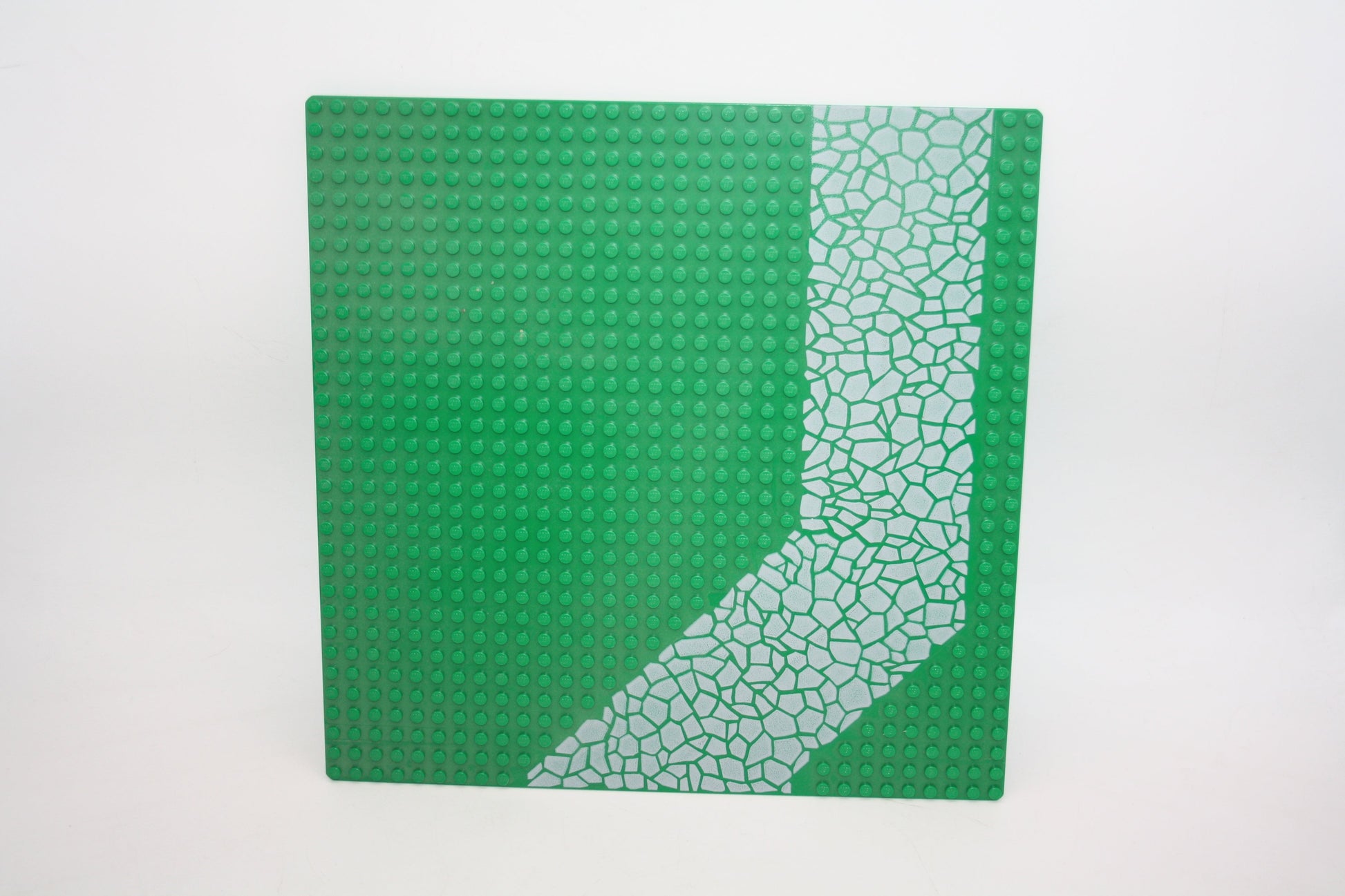 LEGO® - 32x32 Straßenplatte mit Auffahrt/Gehweg mit hellgrauen Kopfsteinpflastermuster - grün - 4478px2 - Platten