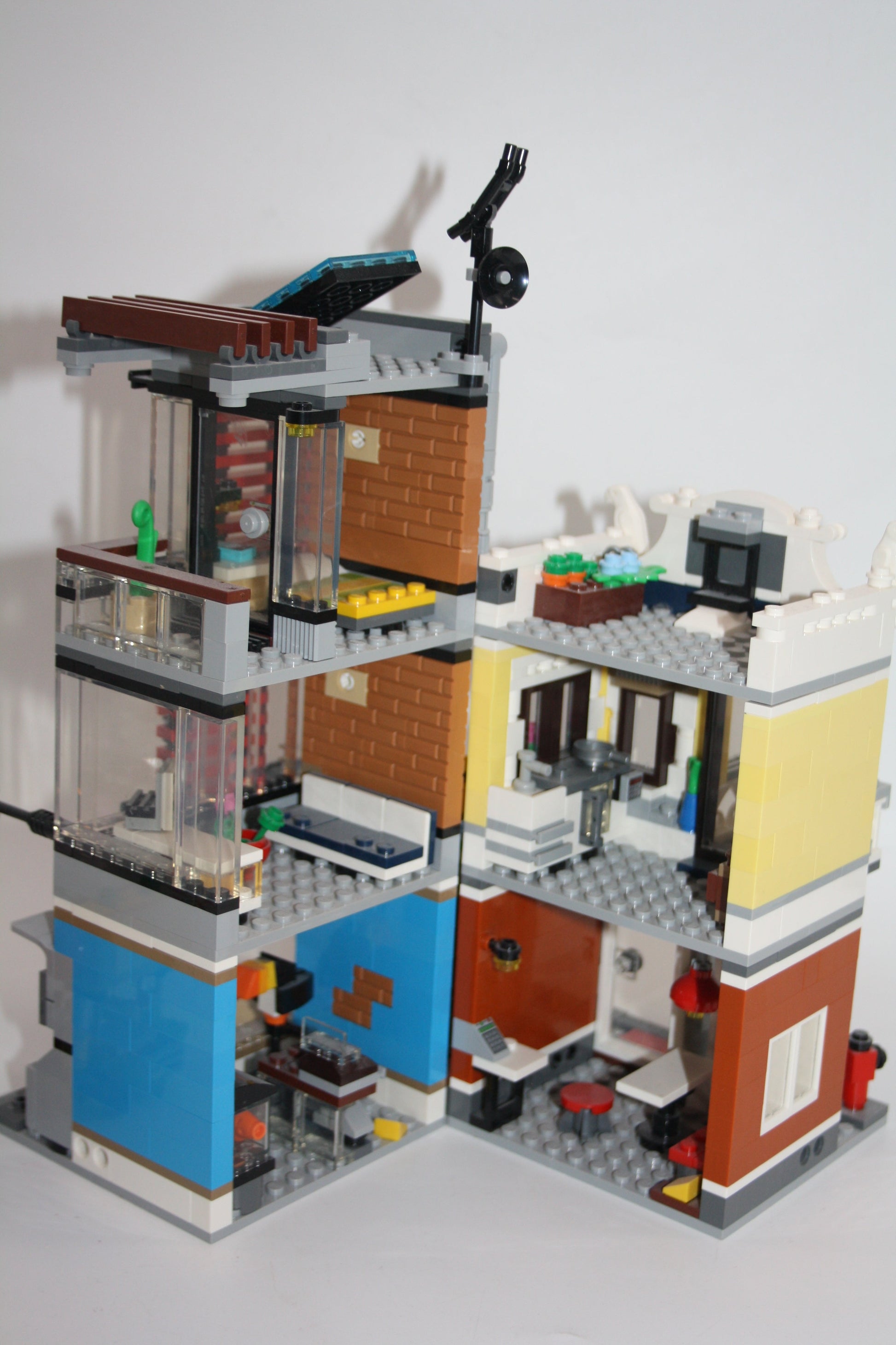 LEGO® - City Set - 31097 Stadthaus mit Zoohandlung & Café - City/System Sets