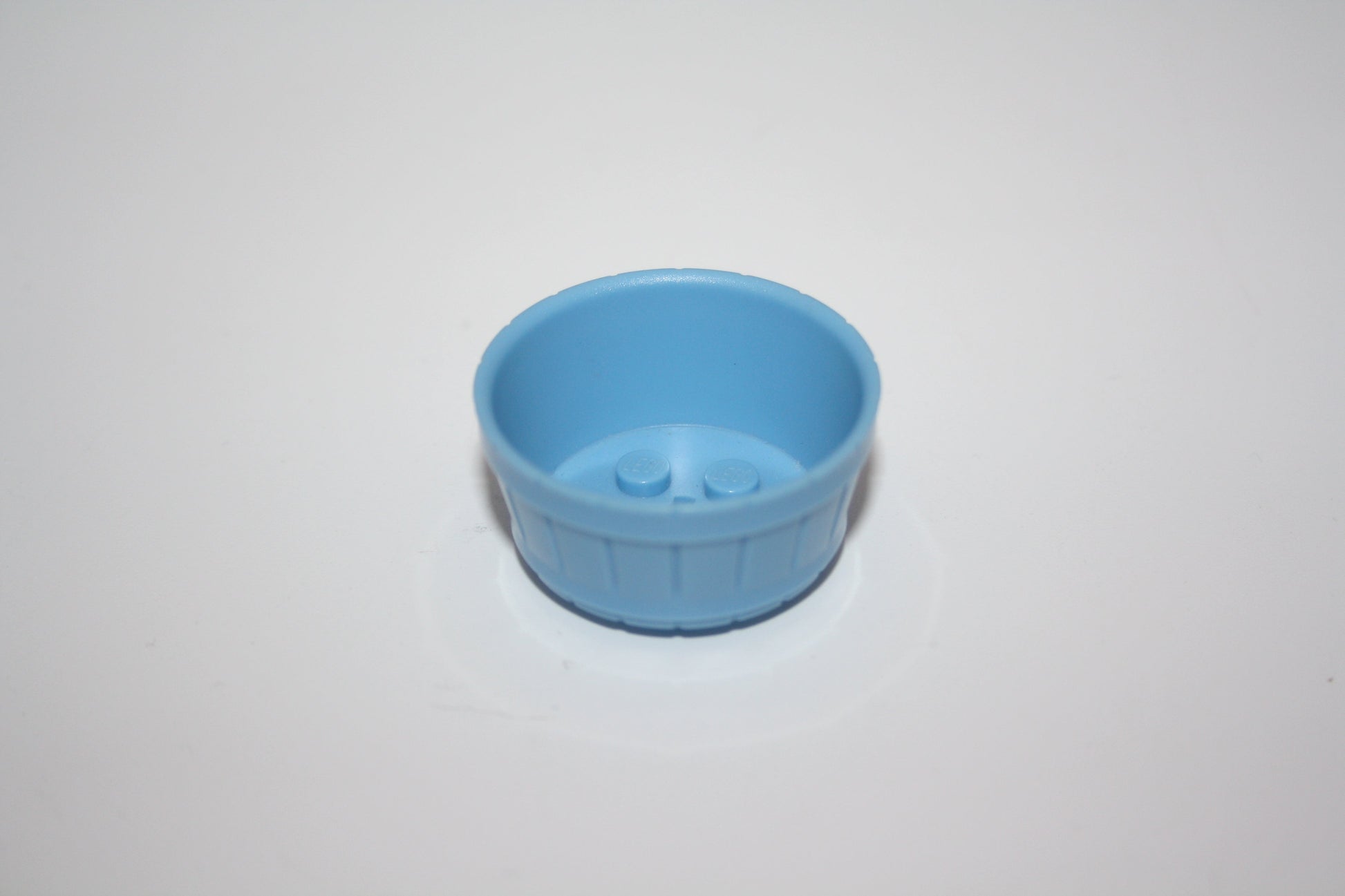 LEGO® - halbehohes Fass/Behälter/Tonne/Ausguck (5x5x2) - rotbraun - 64951 - Kisten/Truhen - hellblau