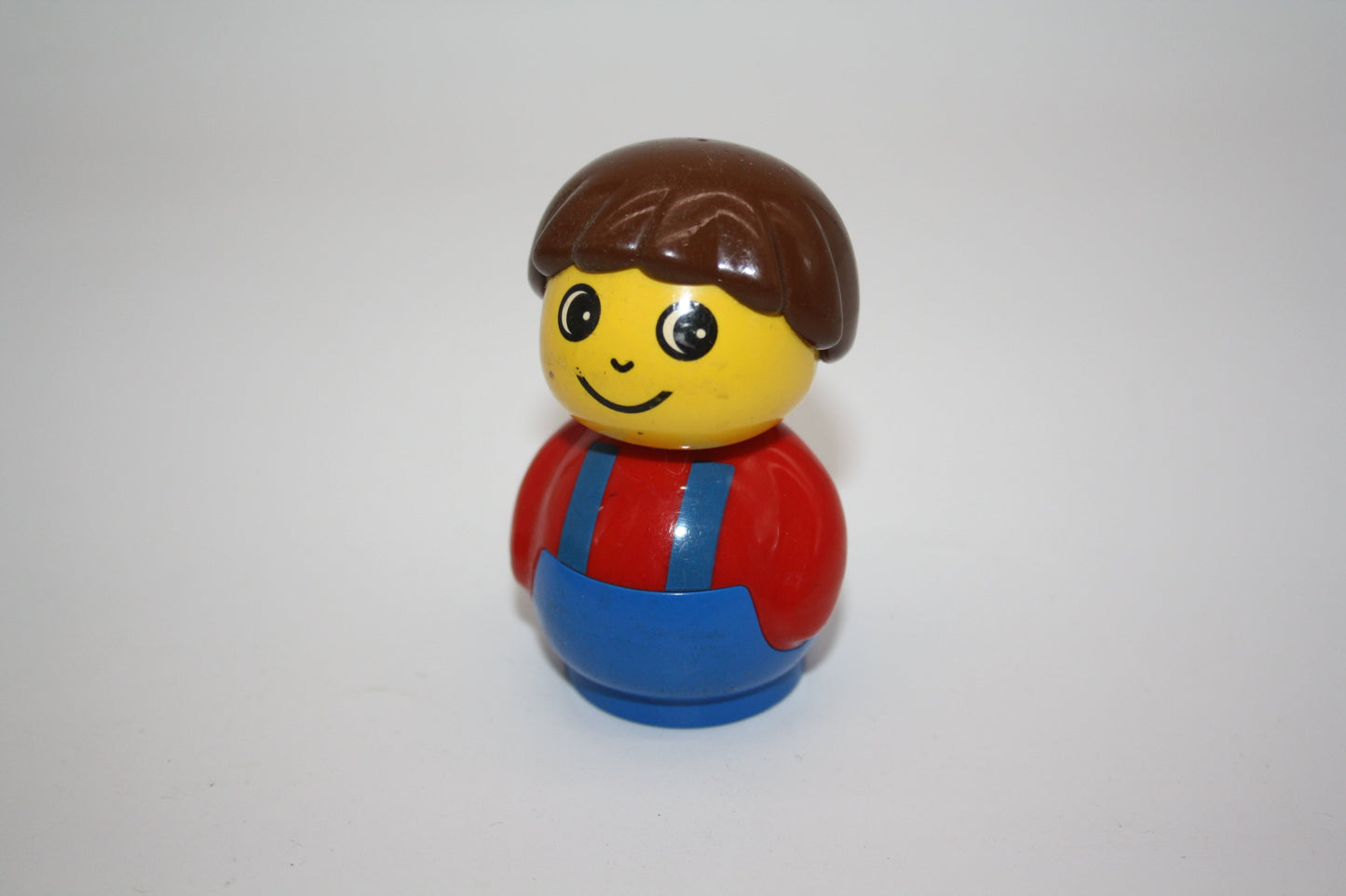 Primo® - Figur - blaue Latzhose roter Pullover & braune Haare - große Teile - Figuren & Tiere