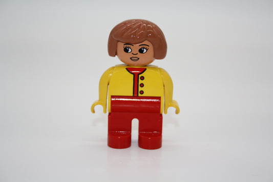 Duplo - Frau alt - rote Hose/gelbes Oberteil m. Knopfleiste - Figur