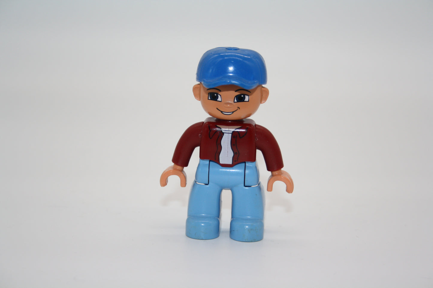 Duplo - Mann - blaue Hose/dunkelrote Jacke/blaue Cappy - Mann - Figur