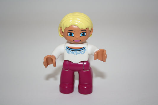 Duplo - Frau - blonde Haare - Tanja - pinke Hose - weißes Oberteil - Figur
