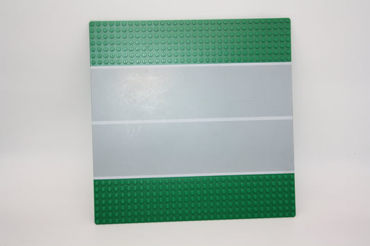 LEGO® - 32x32 Straßenplatte Start-/Landebahn Gerade - grün -  44336PB03 - Platten - Base Plate