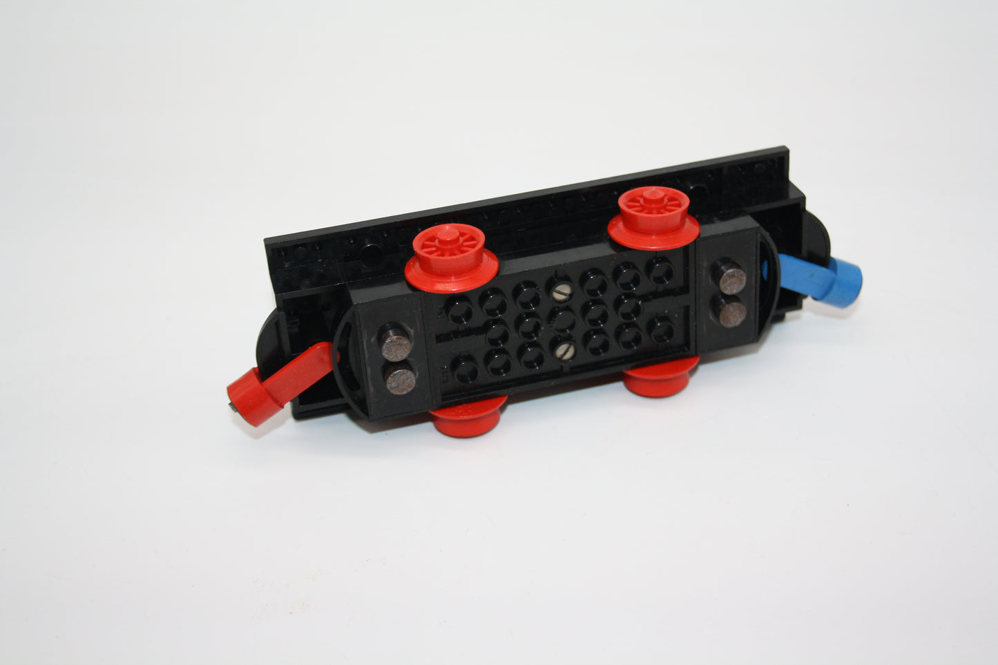 LEGO® Eisenbahn - 12V 12x4x3 1/3 Motor mit Reifen, Platte und 2 Schleifsteinen - schwarz - Waggon/Wagon